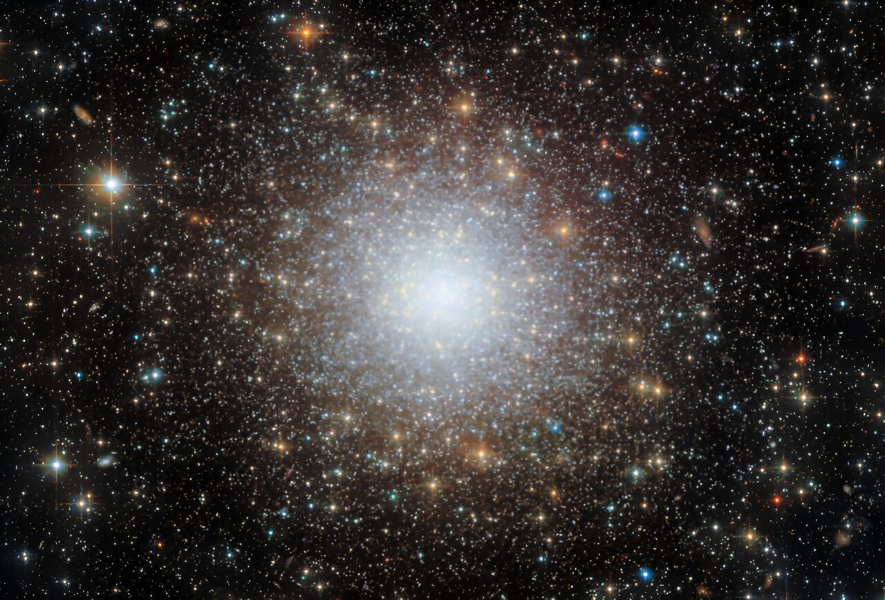Hubble captura un cúmulo en la Gran Nube de Magallanes - SKYCR.ORG